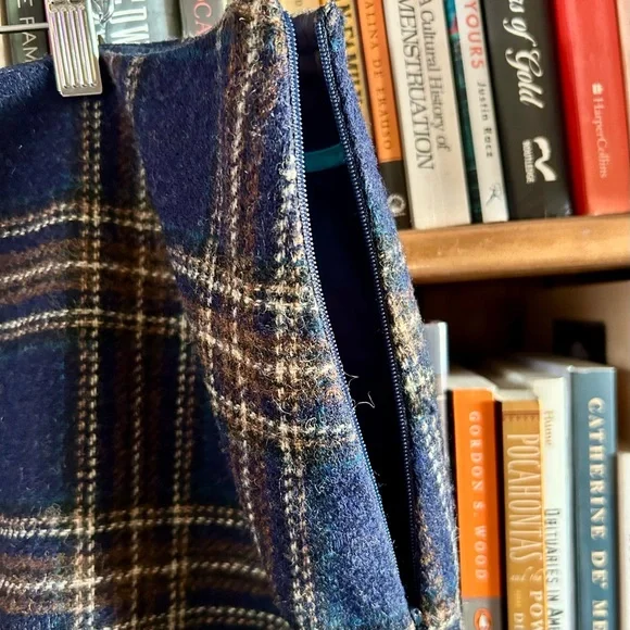 Boden British Tweed Moon Wool Navy Blue Tan Plaid Side Zip Pencil Skirt size 16L - Picture 3 of 8